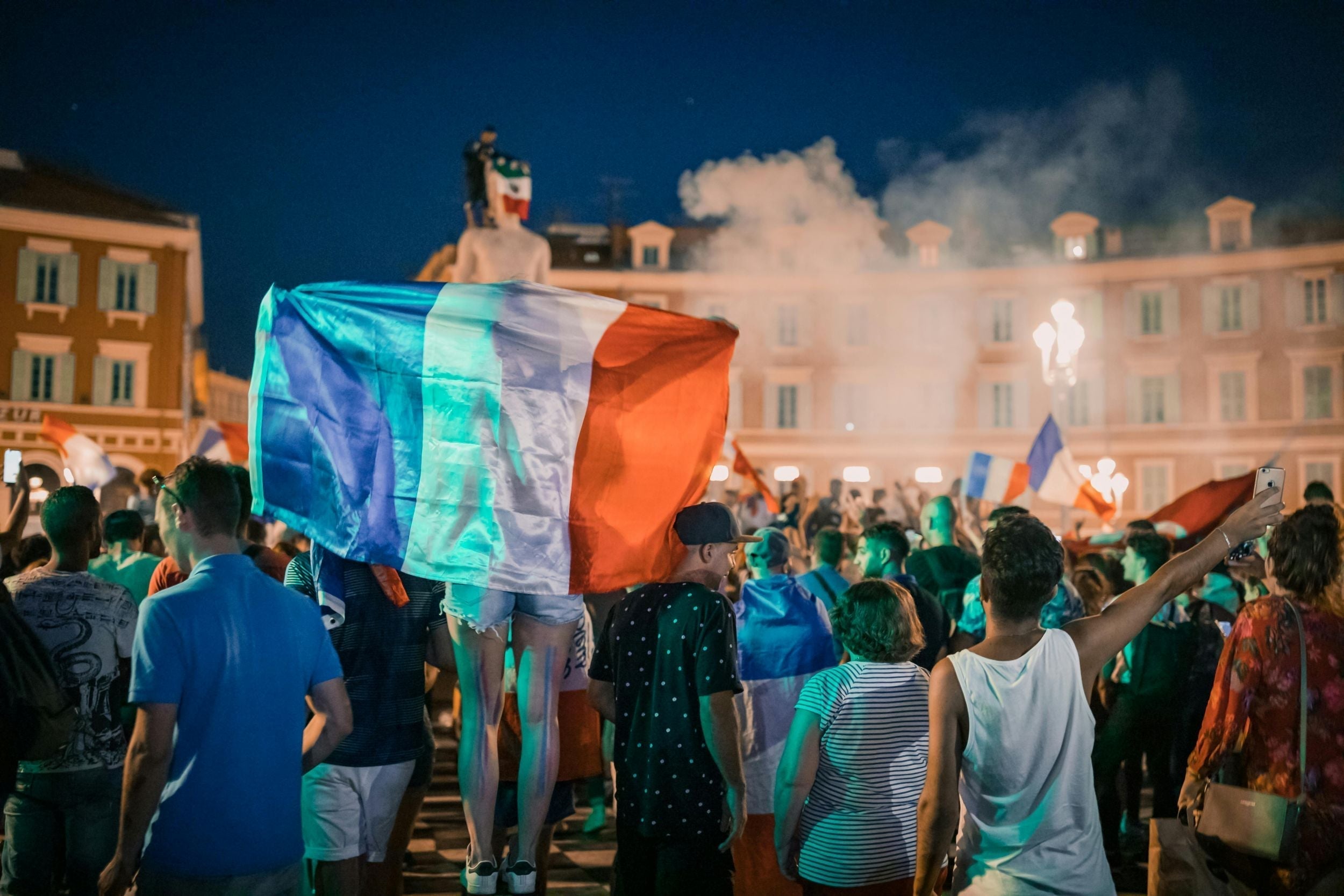 Paris, 12 octobre 2025 : quand le drapeau devient étendard
